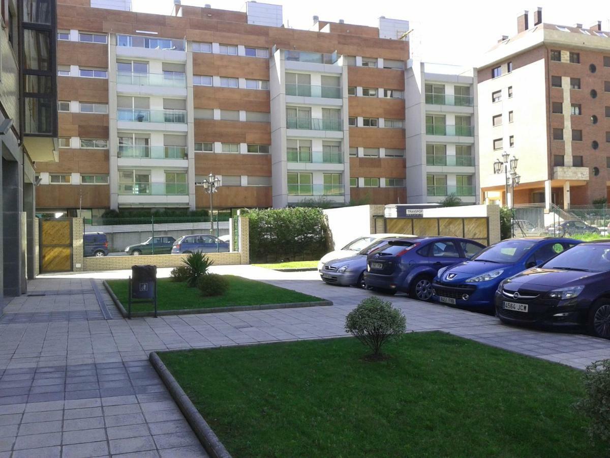 Torre De La Fuente Aprtovistas Piscina Parking Apartment Oviedo Bagian luar foto